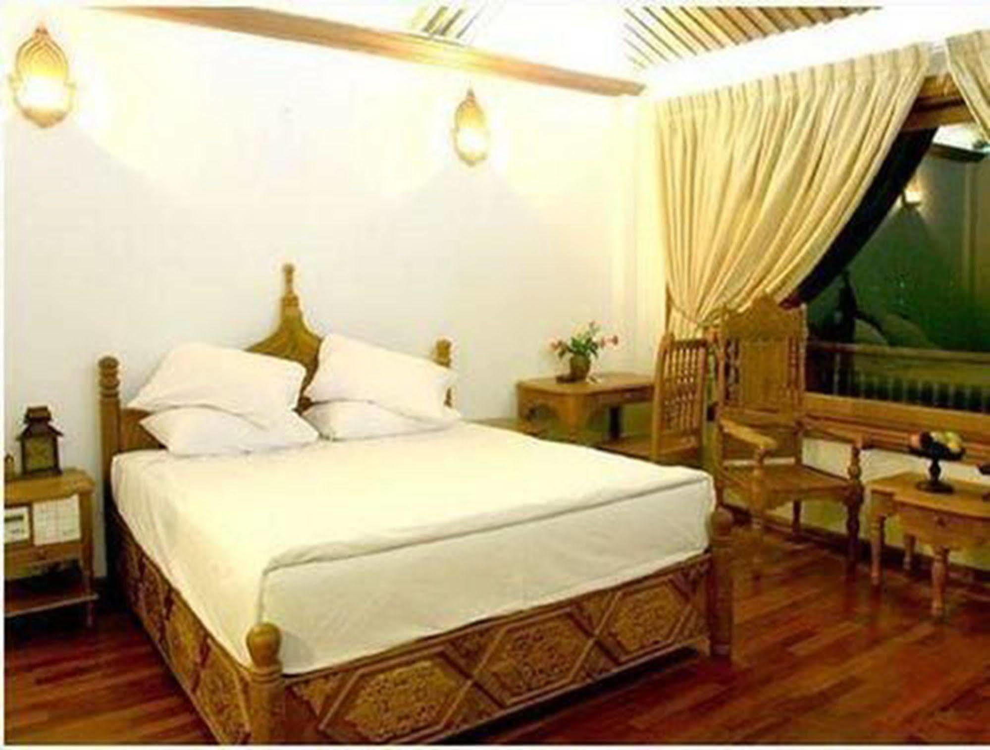 Kma Kaytumadi Hotel Taungoo Luaran gambar